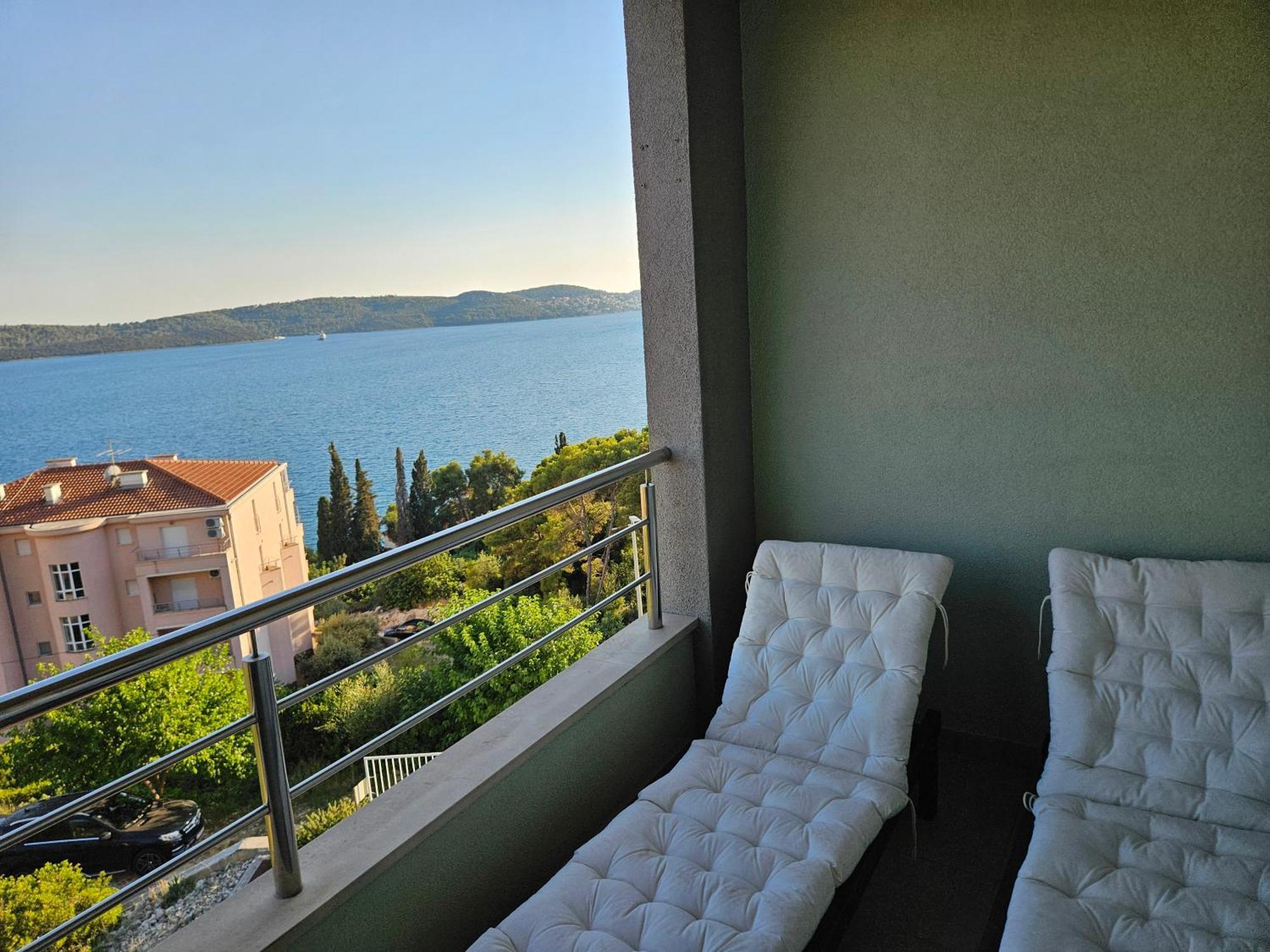Apartmani Dodo Trogir Exterior photo